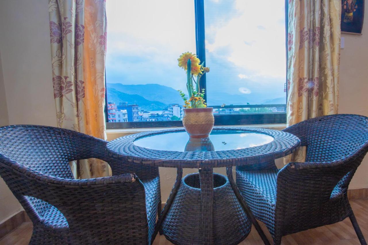 Silver Sky Hotel โพคารา ภายนอก รูปภาพ